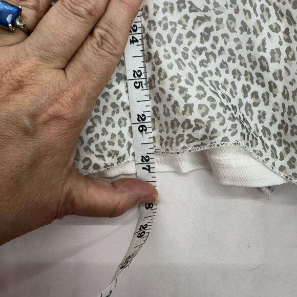 Cobblestone Living 100% Silk Animal Print Sleeveless Blouse Top Italy Classic - Picture 7 of 7